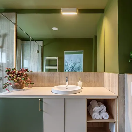 Apartment Gorgeous 1br Sanctuary By Cismigiu Park Bukarest