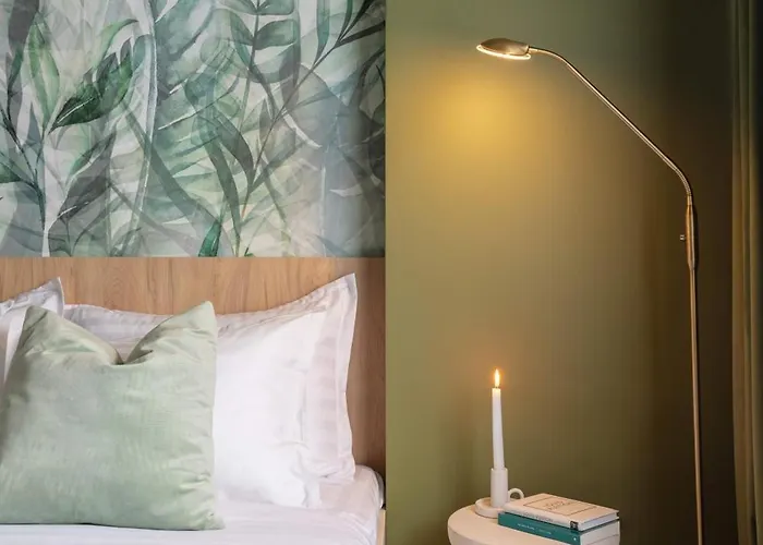 Gorgeous 1br Sanctuary By Cismigiu Park Апартаменти Бухарест